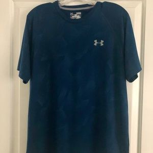 Mens Under Armour T-shirt size M